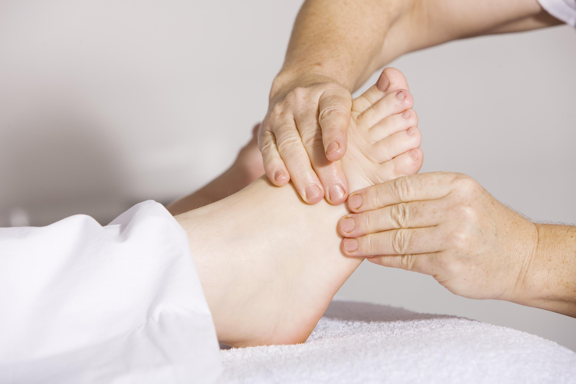 Massage tête mains pieds